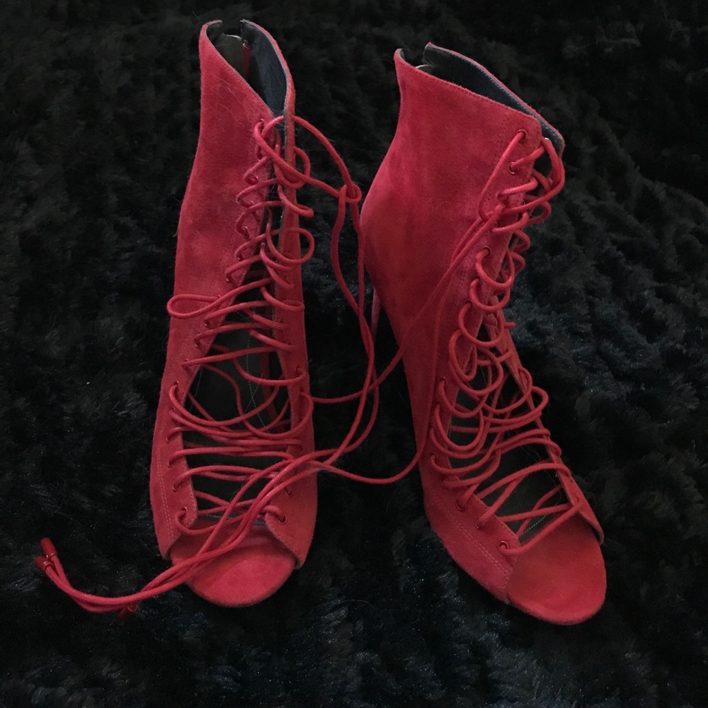 NWT Kendall & Kylie Lace Up Heels in RED ❤️